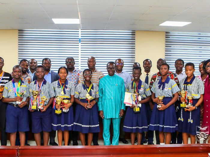 Awardees with the Vice-Chancellor