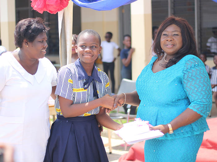 Presentation of award to a hardworking student of UJHS-North Campus Presentation of award to a hardworking student of UJHS-North Campus