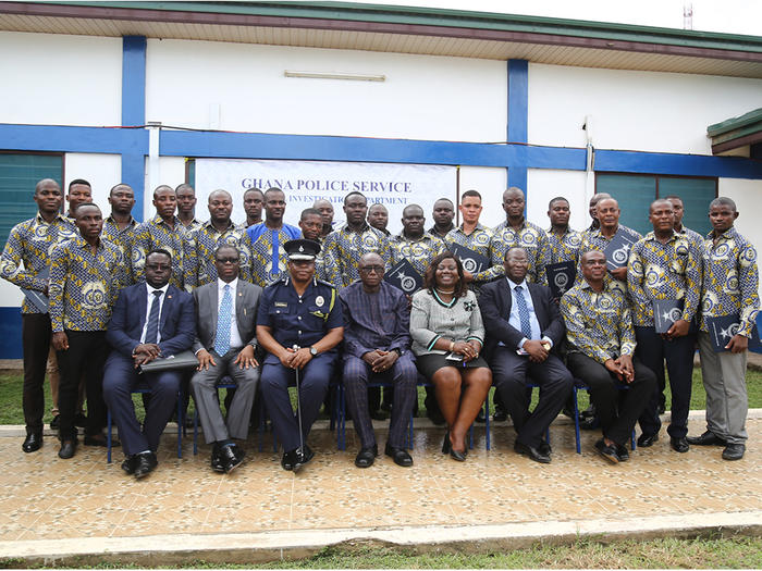 The Vice-Chancellor with dignitaries and participants of the Crime Scene  Management Course
