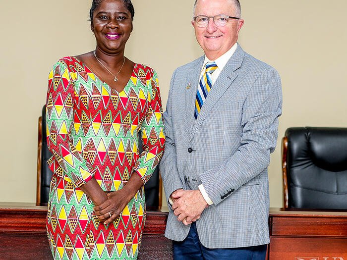 Pro Vice-Chancellor Confers with Dr. Timothy Wingert