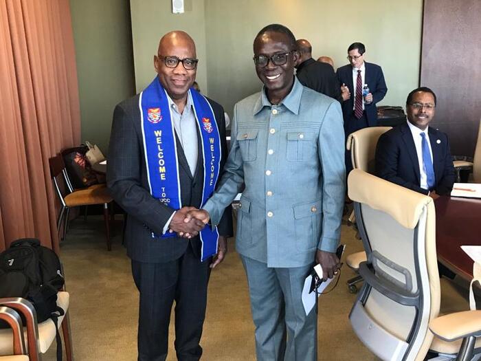 Vice-Chancellor shaking hands with Dr David K. Wilson, President,Morgan State University.