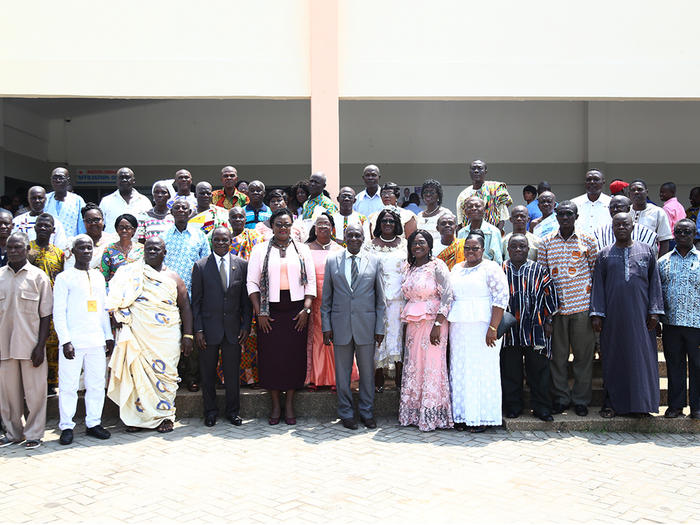 The retirees with the Pro Vice-Chancellor The retirees with the Pro Vice-Chancellor
