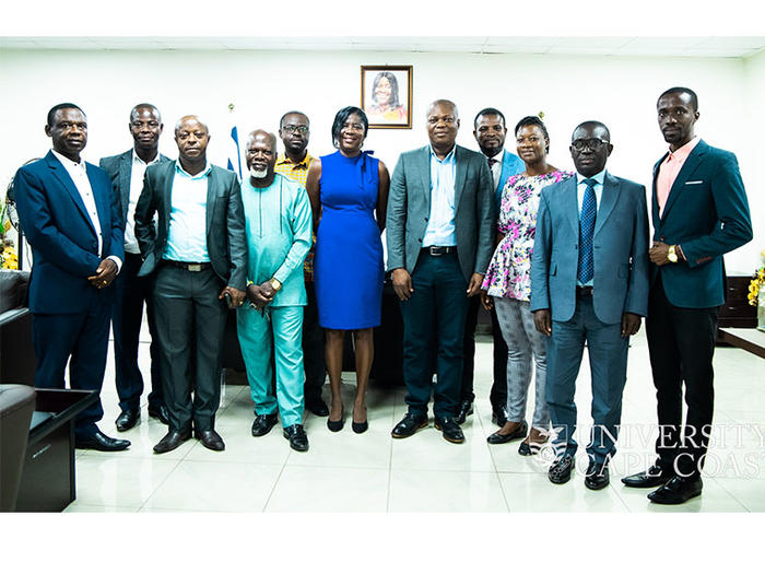 The Pro Vice-Chancellor (middle) with Dean of SoB and his Team The Pro Vice-Chancellor (middle) with Dean of SoB and his Team