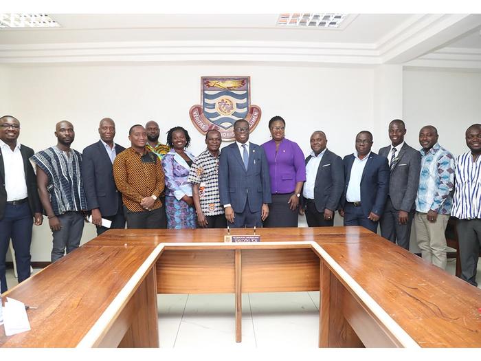 The Vice-Chancellor with members of the committee