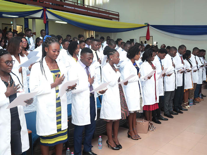 Students swearing the UCCSMS Oath